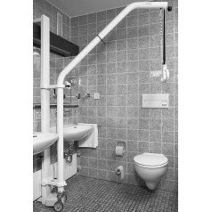 Крепление к полу и стене